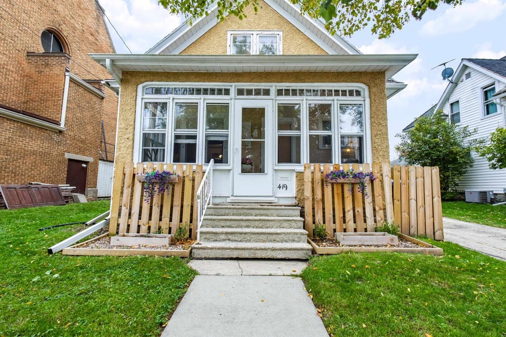 Photo of 419 E Atlantic STREET, Appleton, WI 54911 (MLS # 50334487)