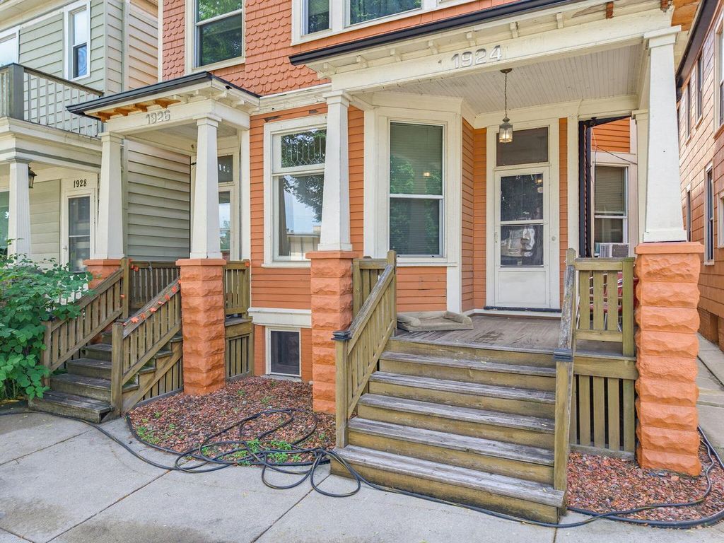 Photo of 1924 N Oakland AVENUE #1926, Milwaukee, WI 53202 (MLS # 1968775)