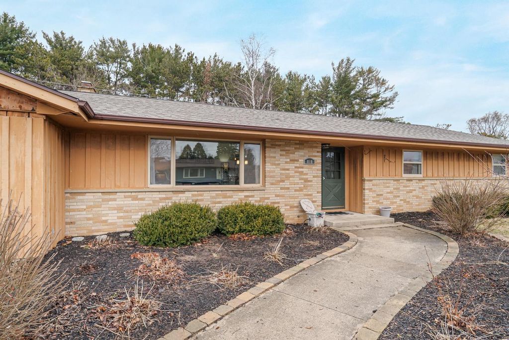 Photo of 818 Huron AVENUE, Oostburg, WI 53070 (MLS # 1954089)