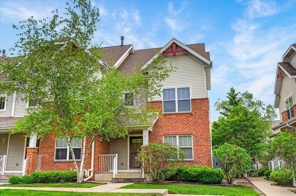 Photo of 719 Cricket LANE #1, Middleton, WI 53562 (MLS # 2021318)
