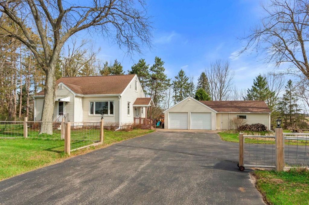 Photo of 4278 State Highway 73, Wisconsin Rapids, WI 54495 (MLS # 22601625)