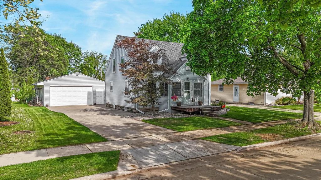 Photo of 249 S Willow STREET, Kimberly, WI 54136 (MLS # 50326060)