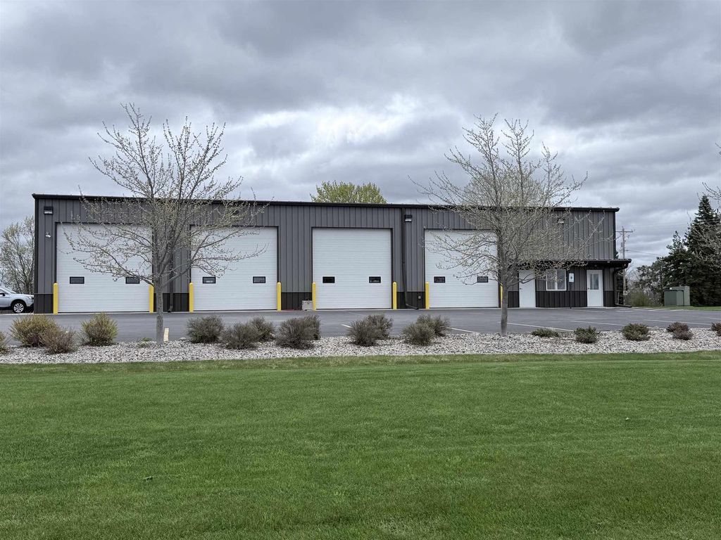 Photo of 3160 W Fernau COURT, Oshkosh, WI 54901 (MLS # 50324446)