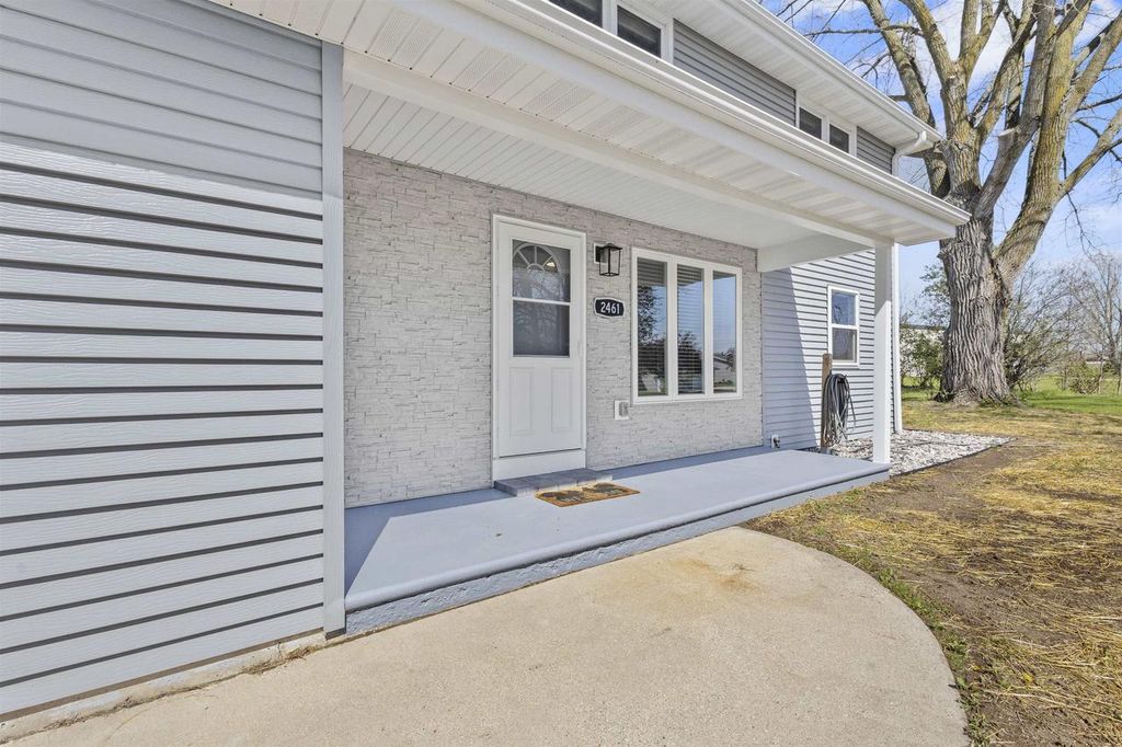 Photo of 2461 Vandenbergh PLACE, Green Bay, WI 54311 (MLS # 50325365)