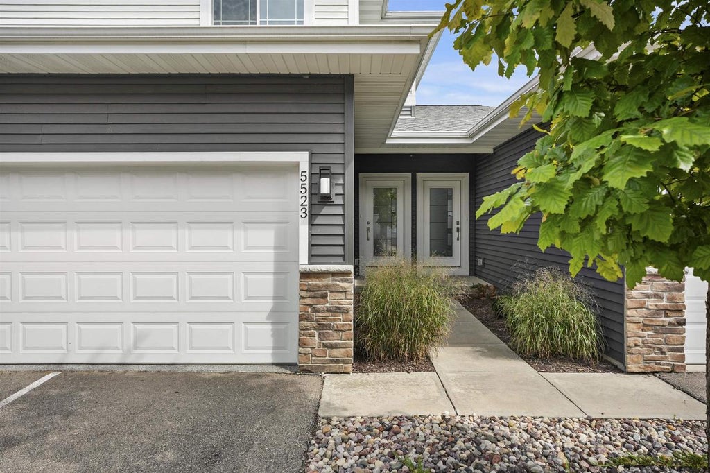 Photo of 5523 Prairie Place DRIVE, Mcfarland, WI 53558 (MLS # 2029046)