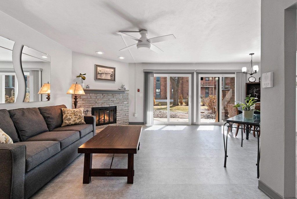 Photo of 2964 Mossy Oak CIRCLE, Green Bay, WI 54311 (MLS # 50322134)