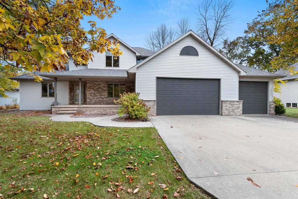 Photo of 217 Patricia LANE, Wrightstown, WI 54180 (MLS # 50316906)