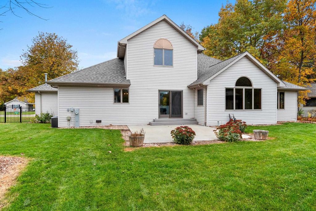 Photo of 217 Patricia LANE, Wrightstown, WI 54180 (MLS # 50316906)