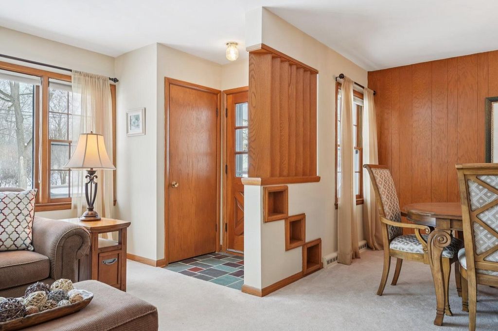 Photo of 4785 Meadow View W Vw, Brookfield, WI 53005 (MLS # 1948073)