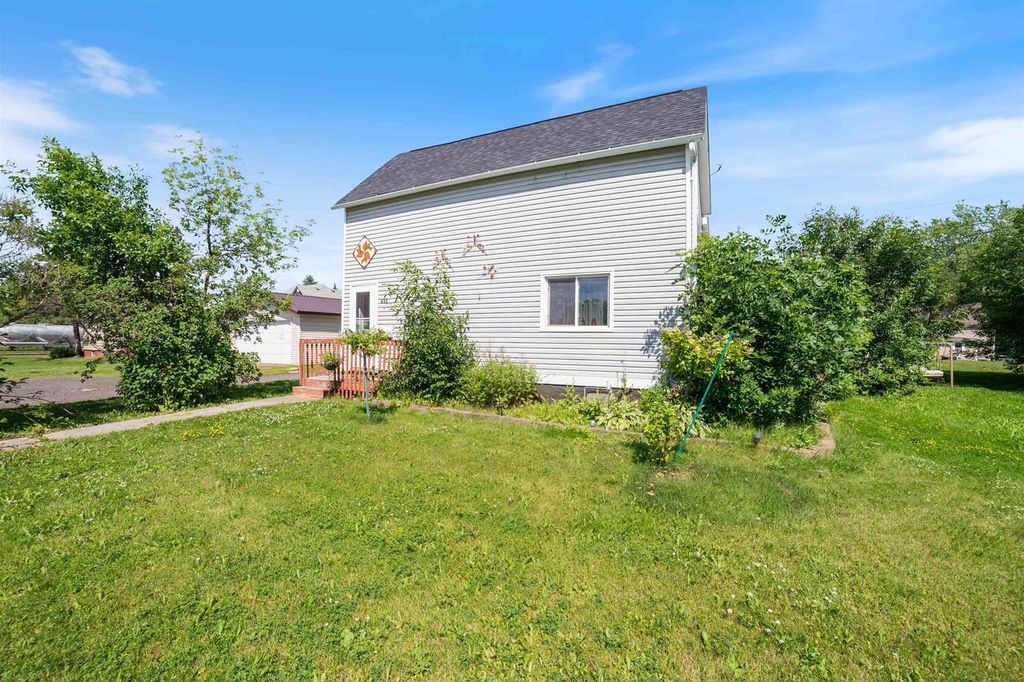 Photo of 912 Catlin AVENUE, Superior, WI 54880 (MLS # 6122281)