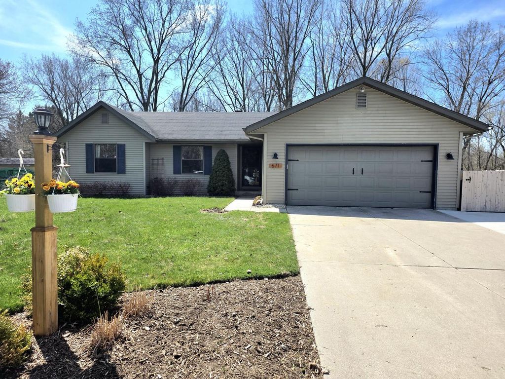 Photo of 671 Wilson AVENUE, Cleveland, WI 53015 (MLS # 1959654)