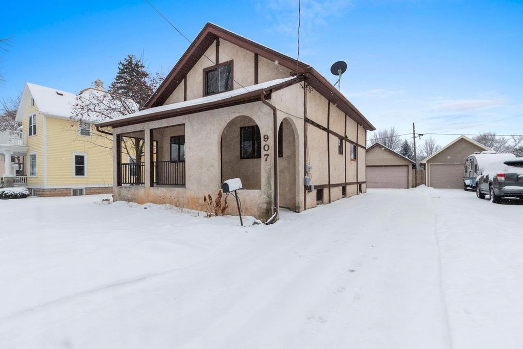 Photo of 907 W Oklahoma STREET, Appleton, WI 54914 (MLS # 50319978)