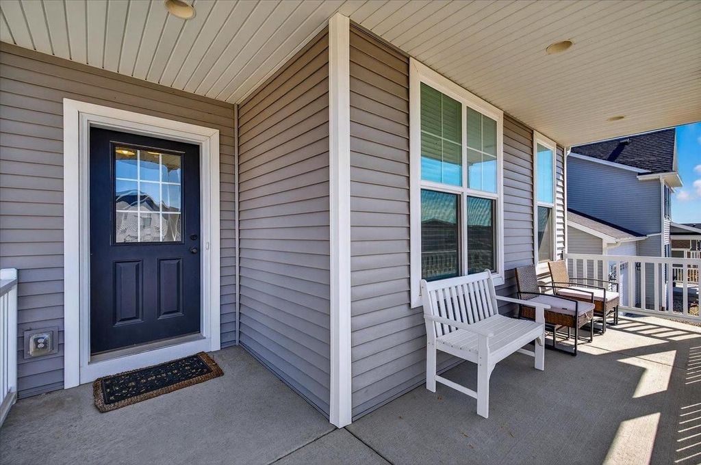 Photo of 523 Tawny Elm PARKWAY, Verona, WI 53593 (MLS # 2019205)