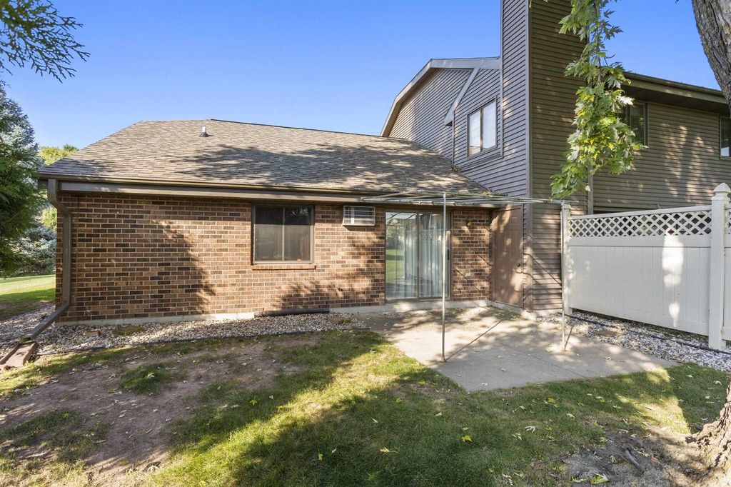 Photo of 62 Spencer Village COURT, Appleton, WI 54914 (MLS # 50316289)