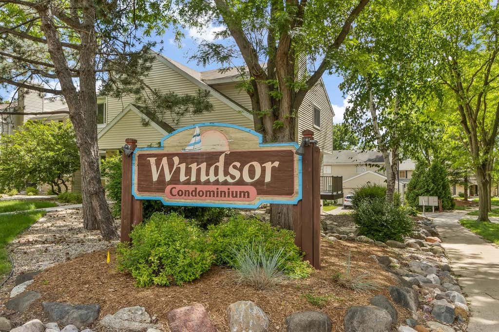Photo of 6966 Park Ridge DRIVE, Madison, WI 53719 (MLS # 2026192)