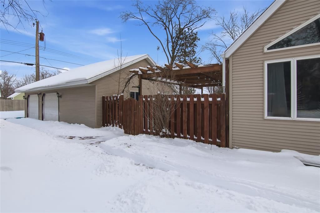 Photo of 1014 W Willow STREET, Chippewa Falls, WI 54729 (MLS # 1599204)