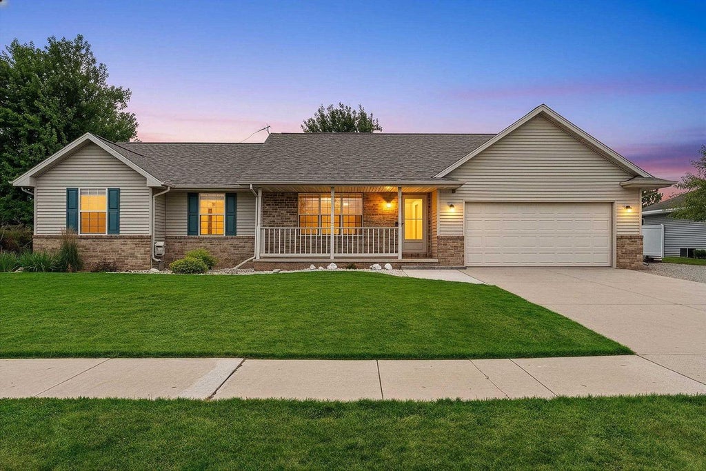 Photo of 2337 Samantha STREET, De Pere, WI 54115 (MLS # 50334016)