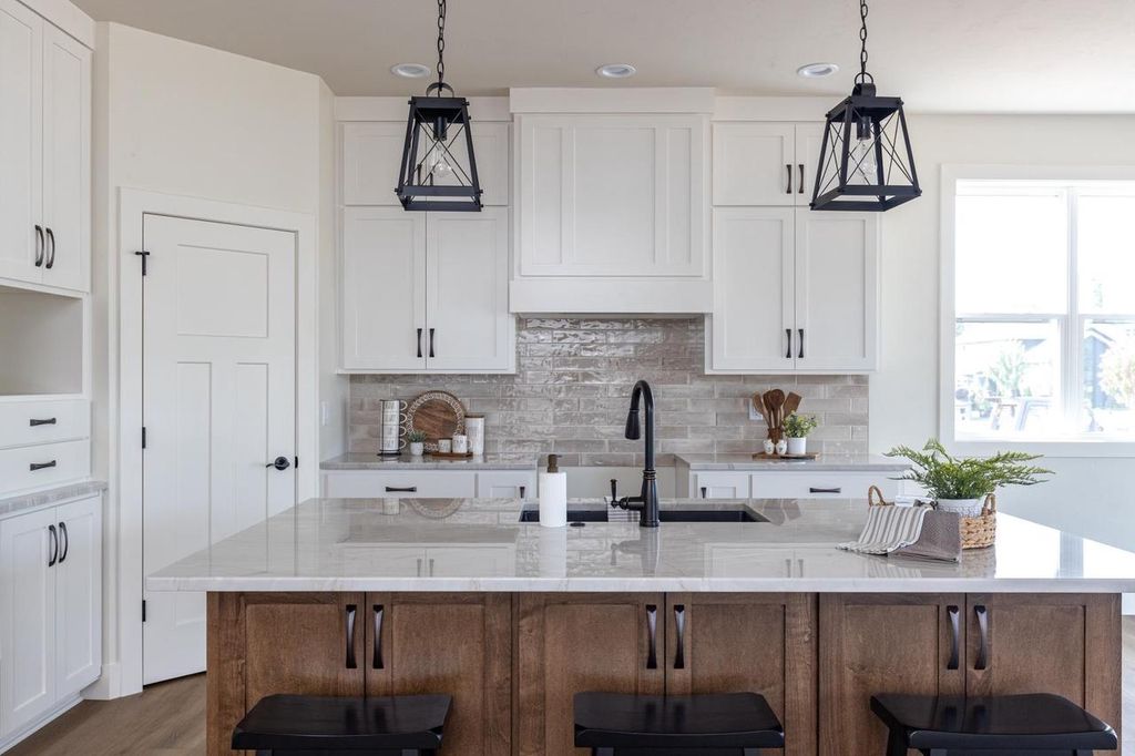 Photo of N9053 Southtowne DRIVE, Menasha, WI 54952 (MLS # 50322222)