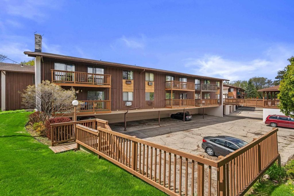 Photo of 2686 Humboldt ROAD #14, Green Bay, WI 54311 (MLS # 50325027)