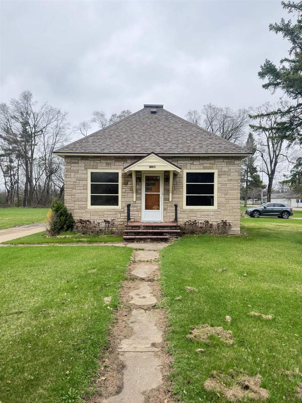 Photo of 1109 Royalton STREET, Waupaca, WI 54981 (MLS # 50323860)