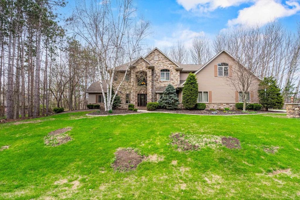 Photo of 3062 Hawk Ridge TRAIL, Suamico, WI 54313 (MLS # 50317448)