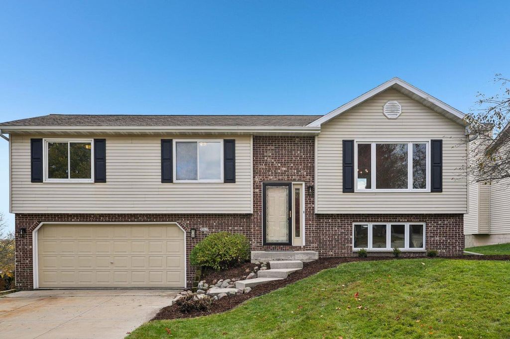 Photo of 3315 Windsor PLACE, West Bend, WI 53090 (MLS # 1941732)