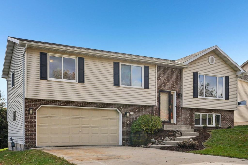 Photo of 3315 Windsor PLACE, West Bend, WI 53090 (MLS # 1941732)