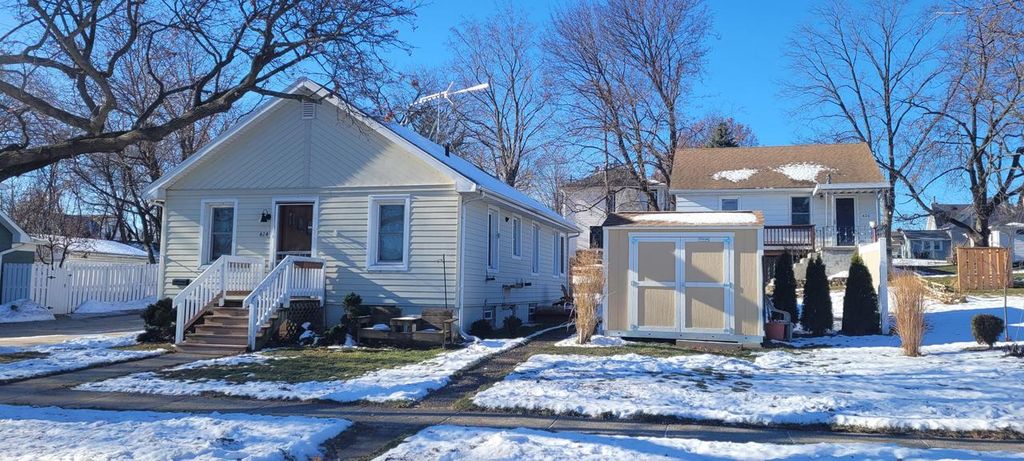 Photo of 424 Sage STREET, Lake Geneva, WI 53147 (MLS # 1945556)