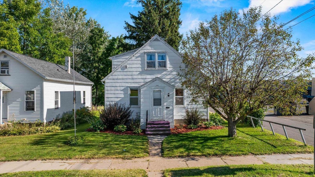 Photo of 109 W Doege STREET, Marshfield, WI 54449 (MLS # 22604632)