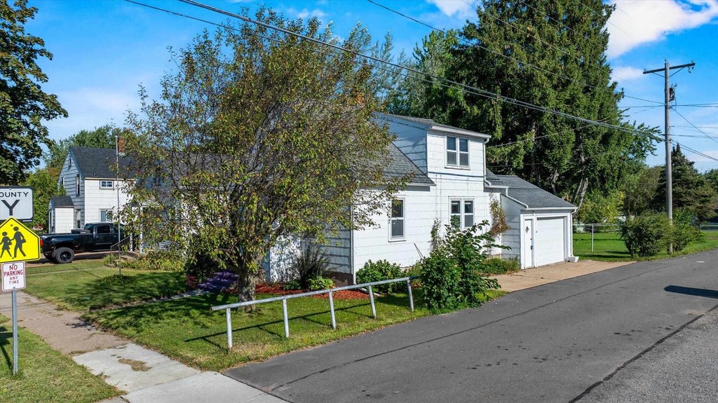 Photo of 109 W Doege STREET, Marshfield, WI 54449 (MLS # 22604632)