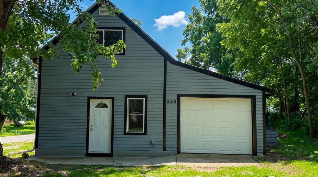 Photo of 333 Center STREET, Oxford, WI 53952 (MLS # 2028326)