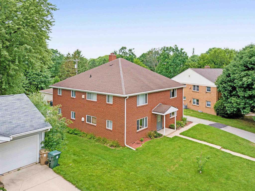 Photo of 426 RUSHMORE LANE, Madison, WI 53711 (MLS # 2029597)