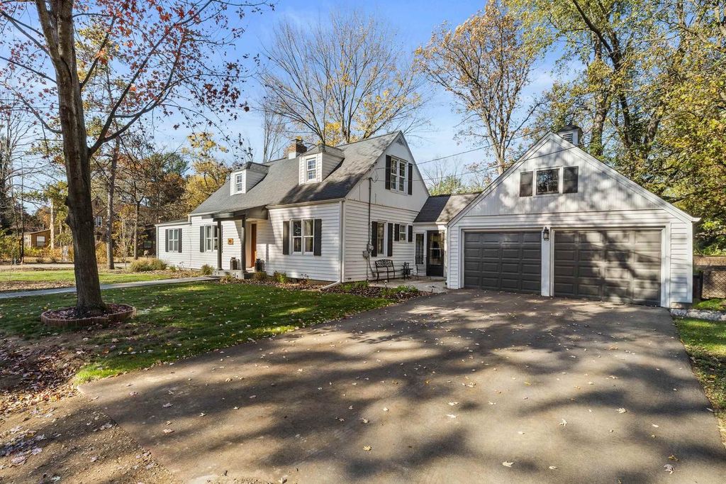 Photo of 40 Hillcrest DRIVE, Stevens Point, WI 54481 (MLS # 22505153)