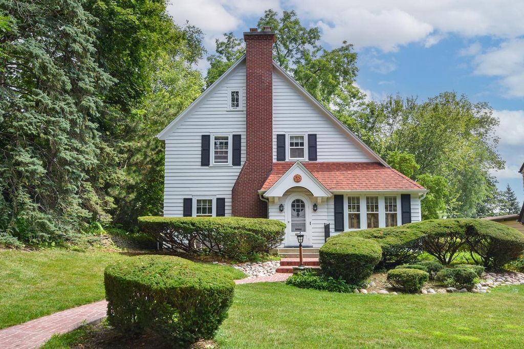 Photo of 1158 Kavanaugh PLACE, Wauwatosa, WI 53213 (MLS # 1949741)