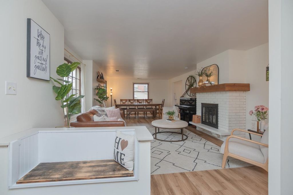 Photo of 747 Bordeaux, Green Bay, WI 54301 (MLS # 50321514)