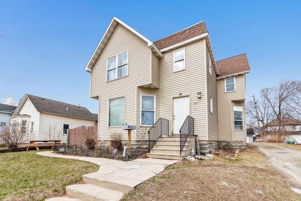 Photo of 827 N Broadway, Green Bay, WI 54303 (MLS # 50323648)