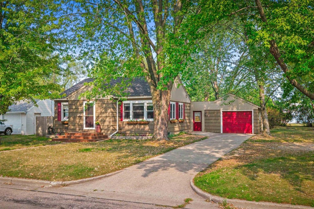 Photo of 1211 10th Street South St, Wisconsin Rapids, WI 54494 (MLS # 22603937)