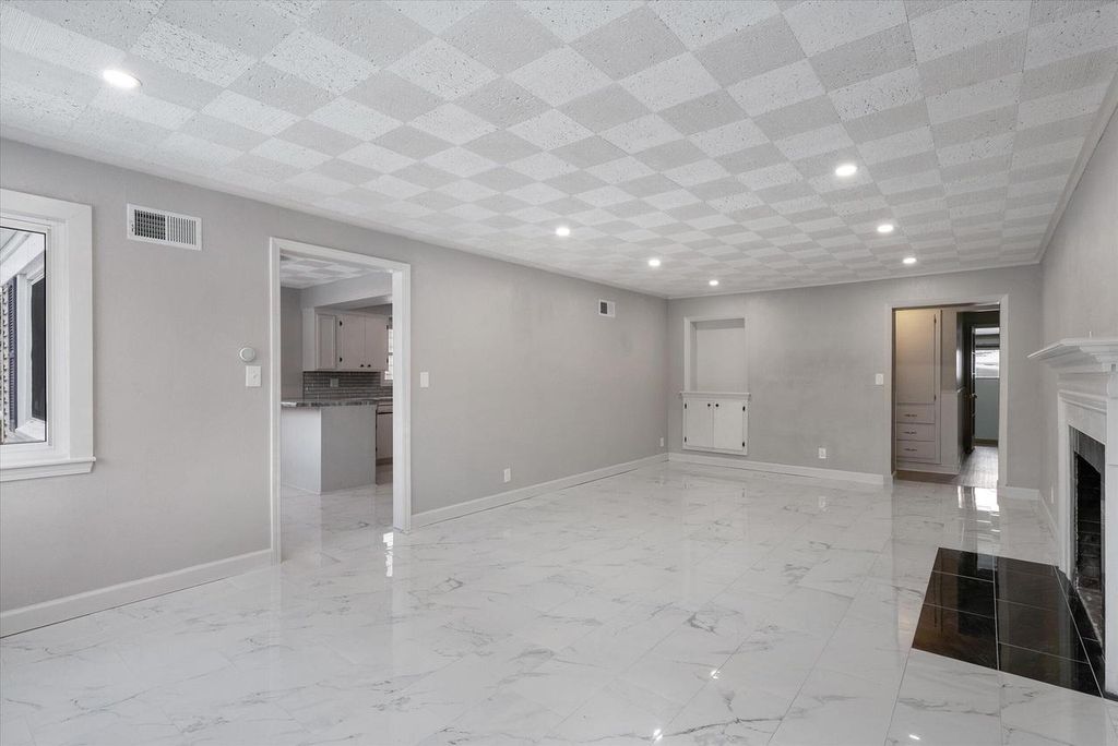 Photo of 1217 North AVENUE, Sheboygan, WI 53083 (MLS # 1945739)