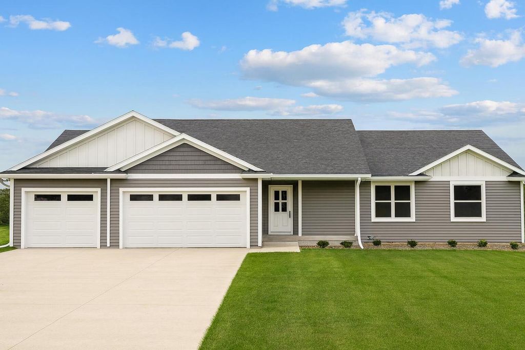 Photo of 277 Southern DRIVE, Holmen, WI 54636 (MLS # 1938557)