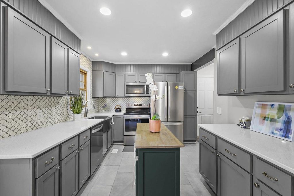 Photo of 1317 Ellen AVENUE, Madison, WI 53716 (MLS # 2015828)