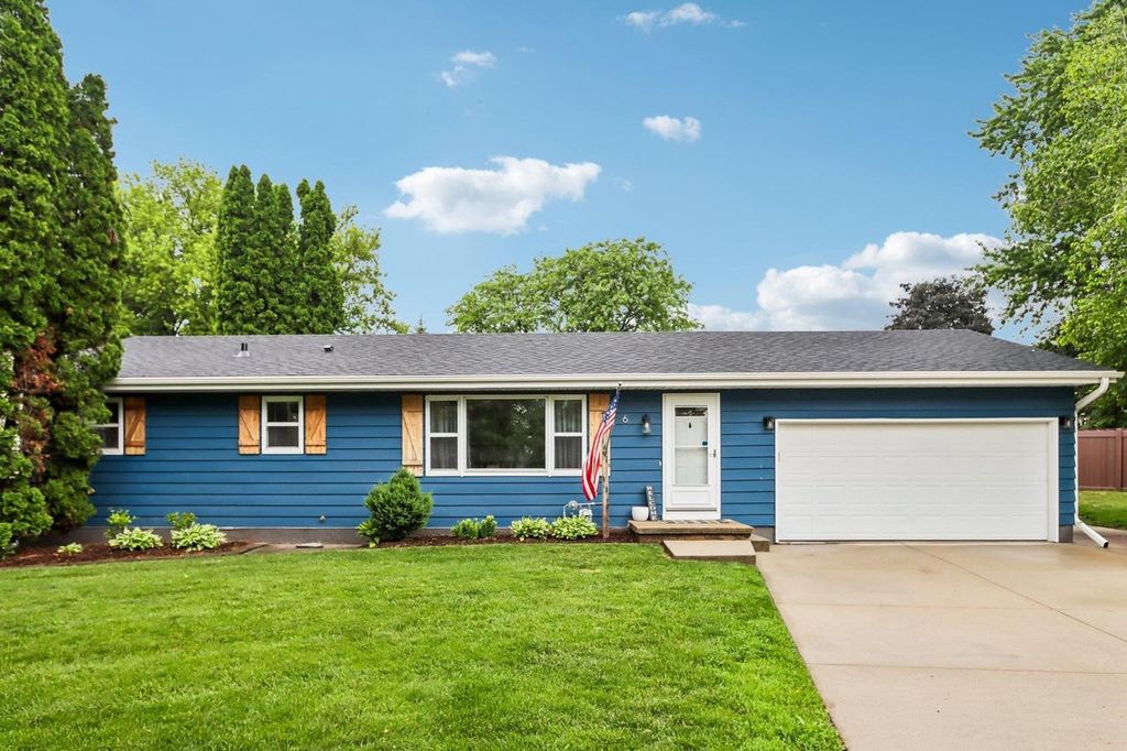 Photo of 6 Green Ridge COURT, Madison, WI 53704 (MLS # 2025565)