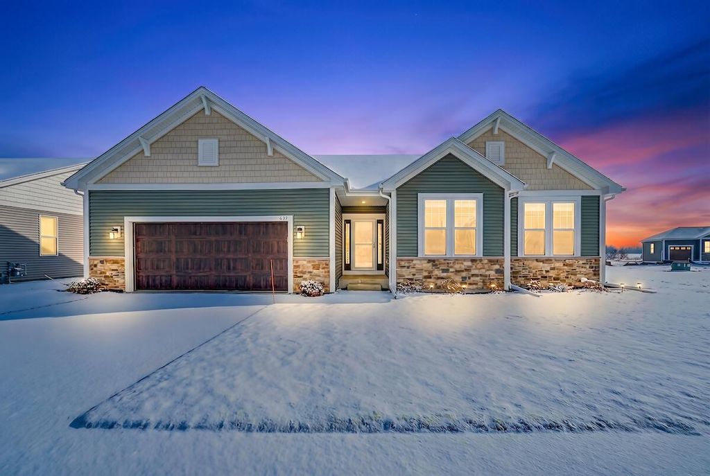Photo of 9594 S Sophia COURT, Franklin, WI 53132 (MLS # 1947128)