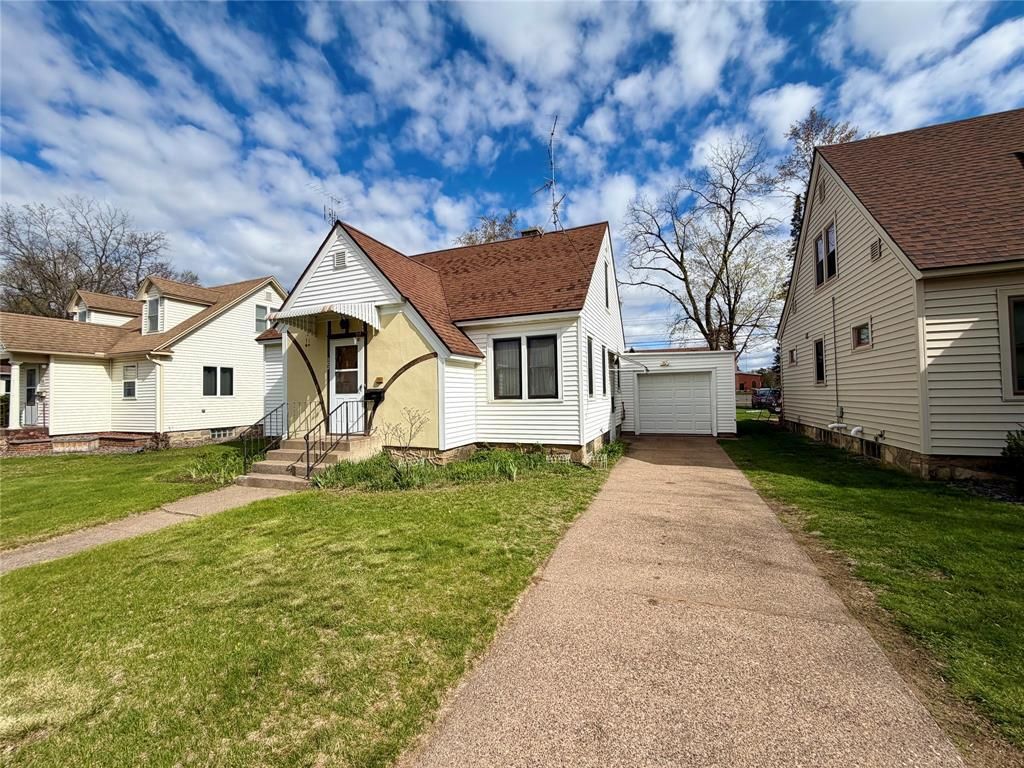 Photo of 502 Mansfield STREET, Chippewa Falls, WI 54729 (MLS # 1600687)