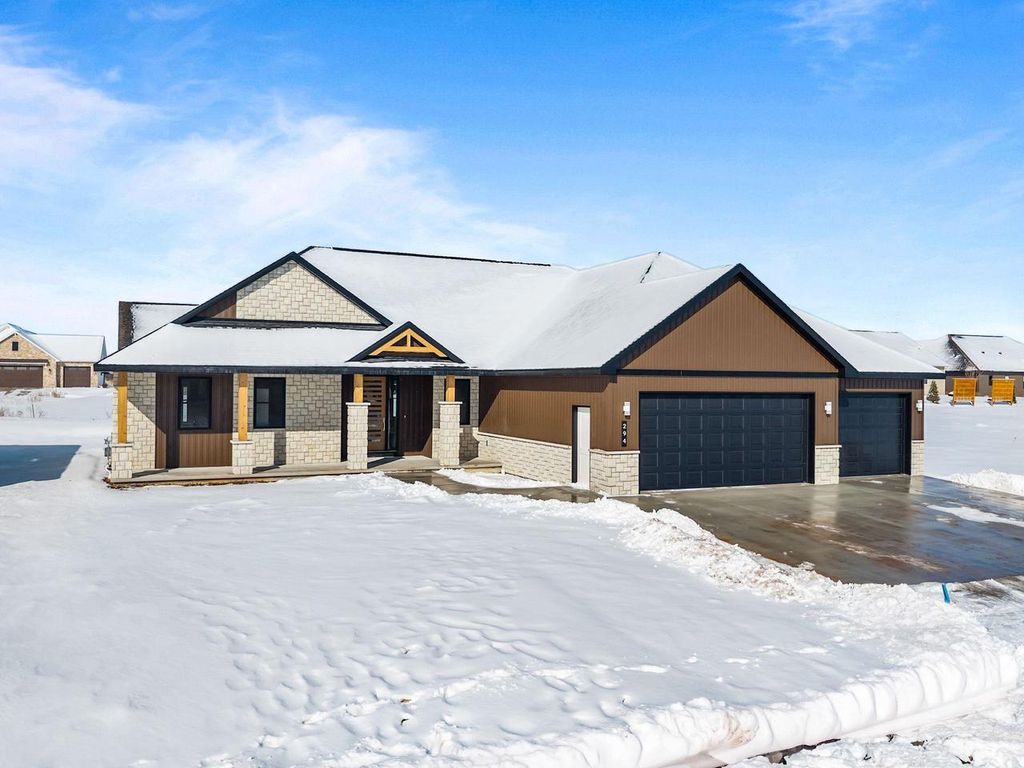 Photo of 294 E Sweetwater WAY, Appleton, WI 54913 (MLS # 50320851)