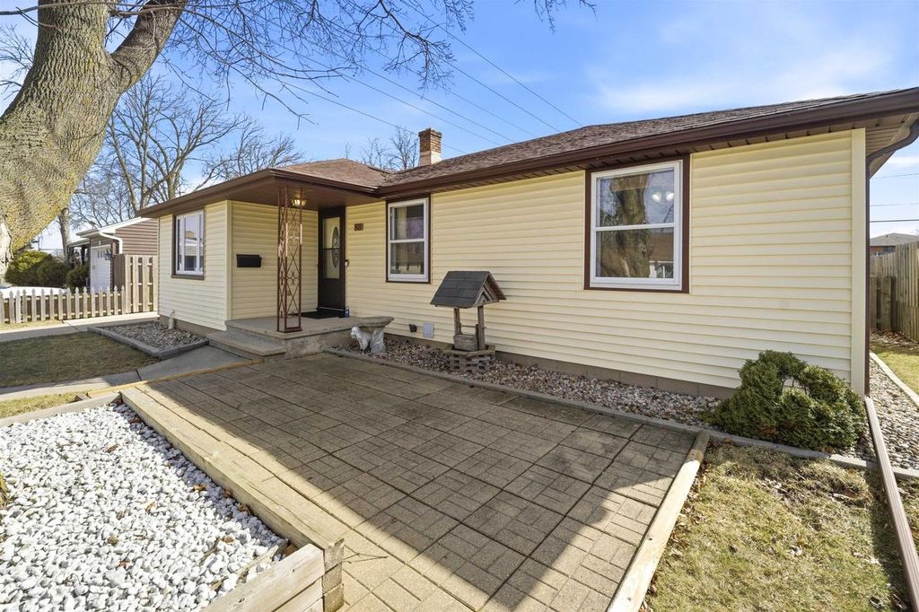 Photo of 88 Foster COURT, Appleton, WI 54915 (MLS # 50322451)