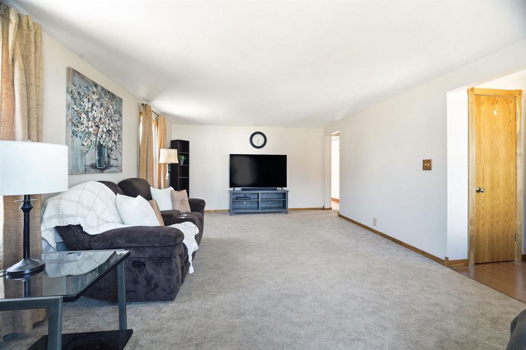 Photo of 88 Foster COURT, Appleton, WI 54915 (MLS # 50322451)