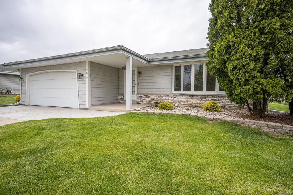 Photo of 3812 W Jodi PLACE, Franklin, WI 53132 (MLS # 1961728)