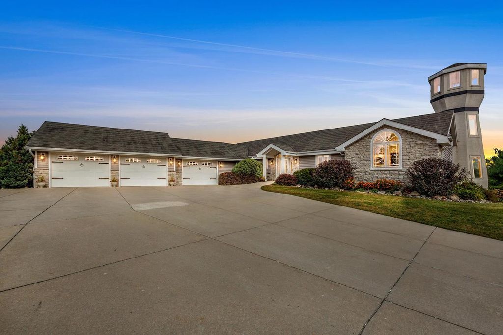 Photo of 7207 Fairview ROAD, Denmark, WI 54208 (MLS # 50325838)