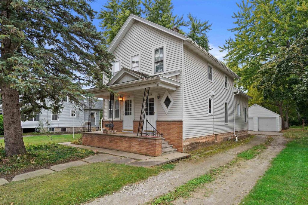 Photo of 1825 Minnesota STREET, Oshkosh, WI 54902 (MLS # 50316589)