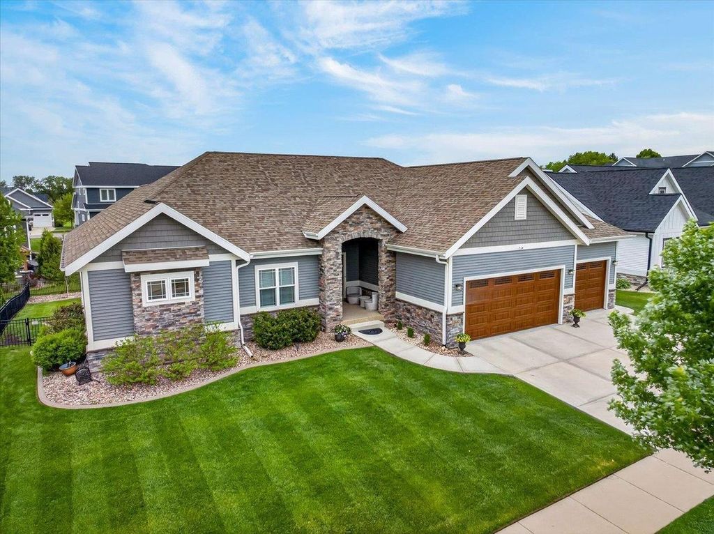 Photo of 2610 Genevieve WAY, Waunakee, WI 53597 (MLS # 2022533)